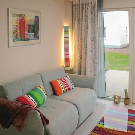 1 Bedroom Amazing In Gelbensande 아파트 그랄뮈리츠